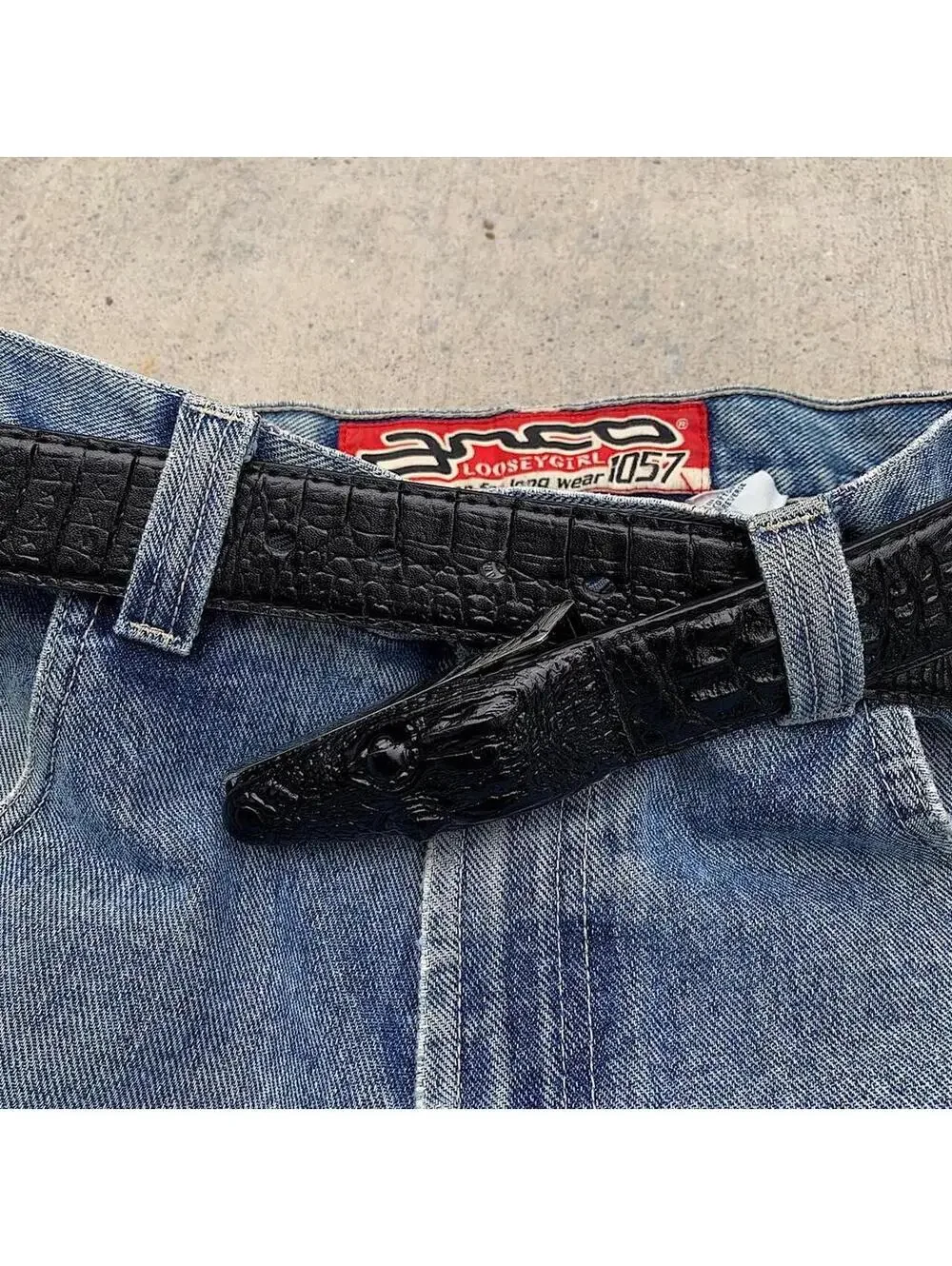 Crocodile Head belt buckle Leather belt. Super cool unique design and great qual
